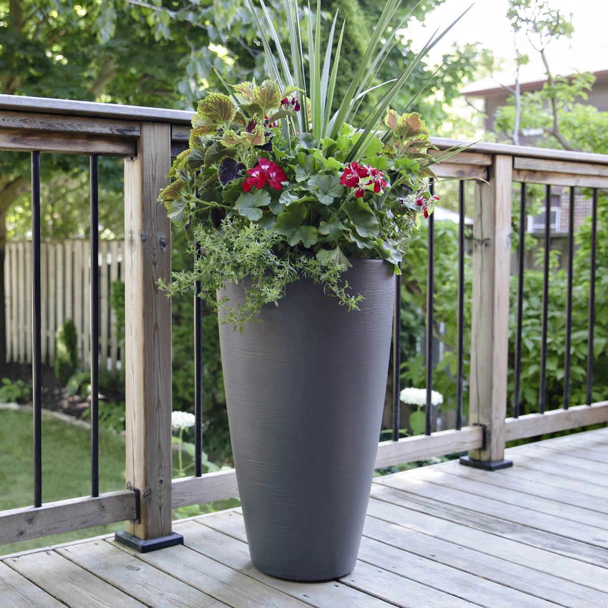 Marazzi Tall Pot Planter – Modern Weather-Resistant Polyethylene Outdoor & Indoor Planter with Drainage Hole and Plug